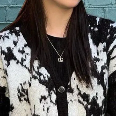 [Clearance] Pretzel Necklace