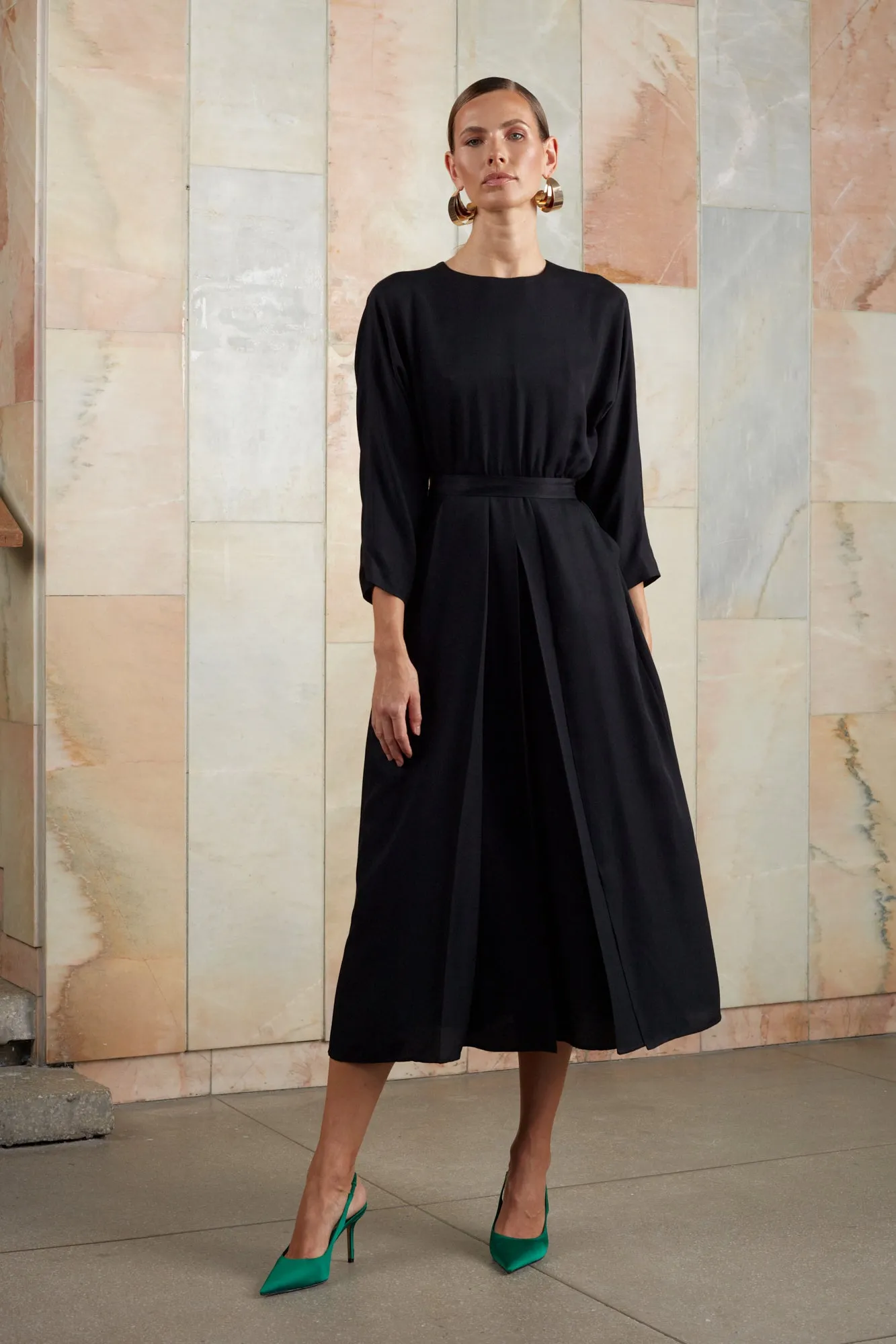 TILDA black pleated dress with pockets